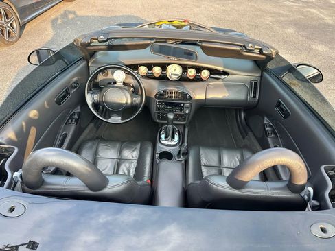 Used 2000 Plymouth Prowler image 25