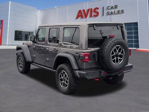 Used 2025 Jeep Wrangler Unlimited Rubicon w/ Convenience Group image 9