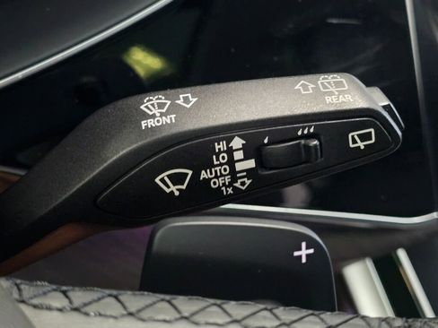 Used 2021 Audi Q8 Prestige w/ Prestige Package image 42