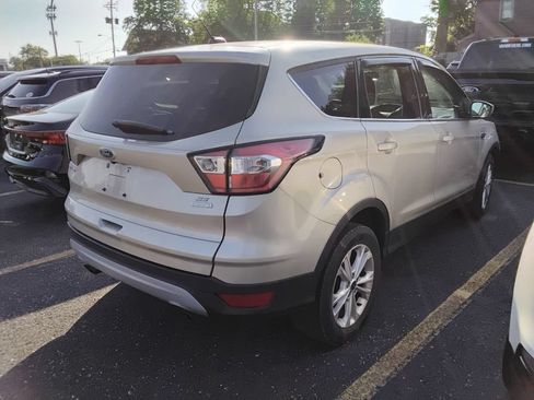 Used 2017 Ford Escape SE FWD image 5