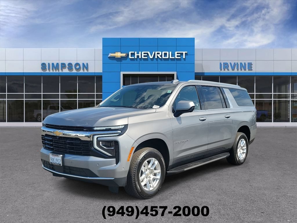 Used 2026 Chevrolet Suburban LS RWD image 4
