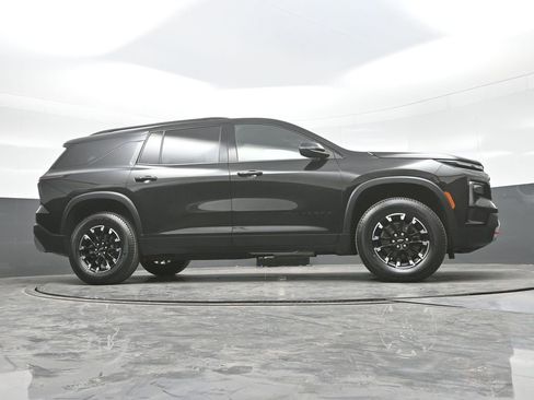 Used 2025 Chevrolet Traverse Z71 AWD/4WD image 24