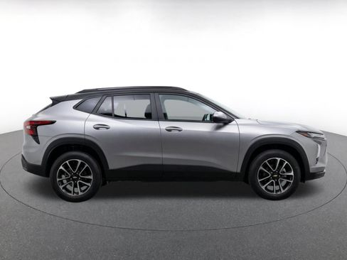 Used 2025 Chevrolet TrailBlazer LT FWD image 10