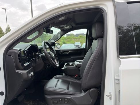 Used 2025 GMC Sierra 1500 SLT RWD image 9