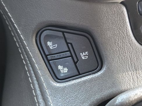 Used 2016 GMC Yukon XL Denali w/ Open Road Package image 7