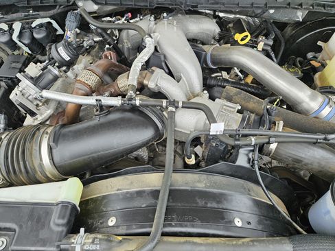 Used 2022 Ford F250 Lariat w/ Lariat Value Package AWD/4WD image 30