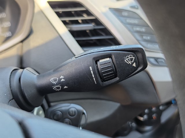 Used 2011 Ford Fiesta SE w/ 201A Rapid Spec Order Code FWD image 21