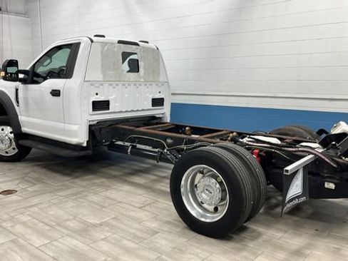 Used 2022 Ford F550 2WD Regular Cab Super Duty w/ XLT Value Package image 5