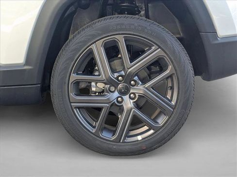 New 2026 Jeep Compass Latitude image 10