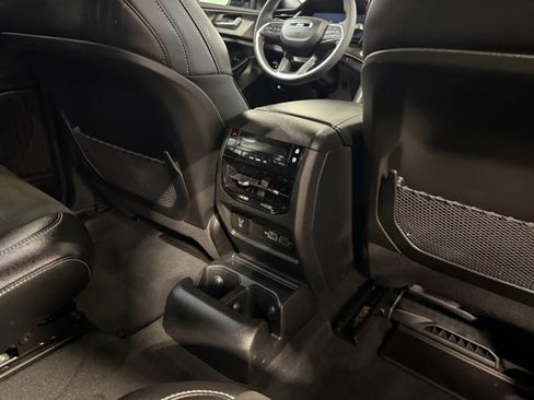 Certified 2025 Jeep Grand Cherokee L Altitude image 9