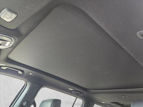 Used 2025 Jeep Wagoneer L Series II w/ Premium Group I image 14