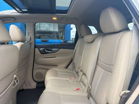 Used 2016 Nissan Rogue SL w/ SL Premium Package image 13