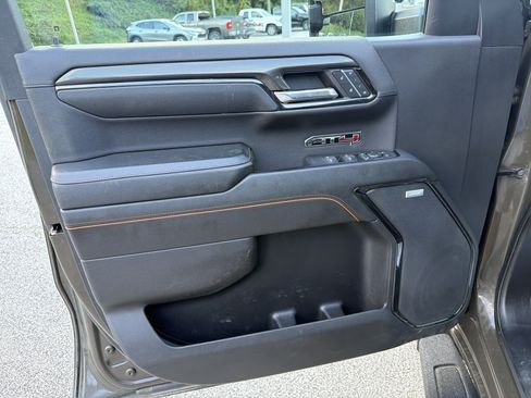 Used 2024 GMC Sierra 1500 AT4 w/ Technology Package AWD/4WD image 14
