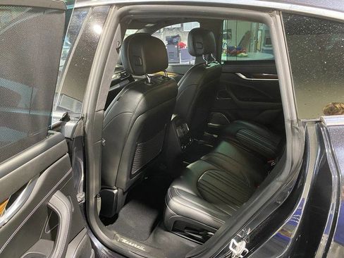 Used 2017 Maserati Levante S image 12