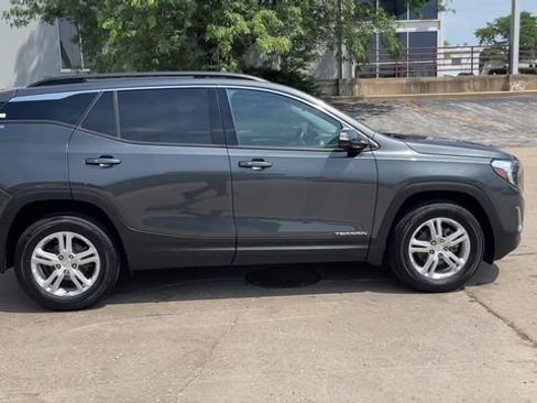 Used 2020 GMC Terrain SLE w/ Driver Convenience Package AWD/4WD image 9