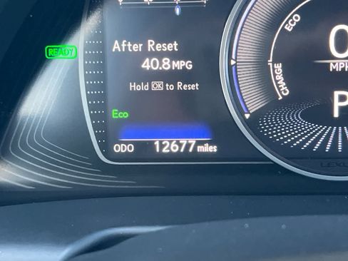 Used 2025 Lexus ES 300h w/ Premium Package FWD image 24