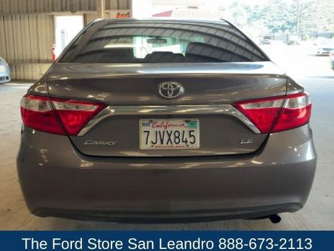 Used 2015 Toyota Camry LE image 7