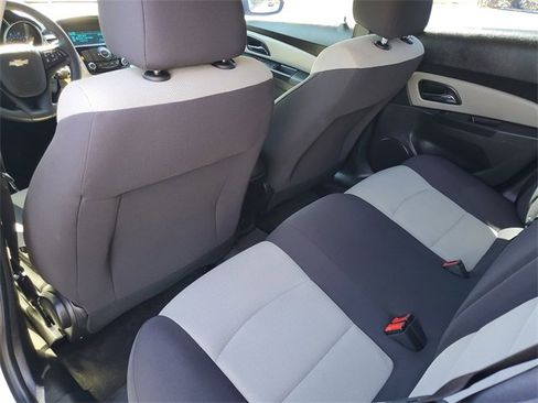 Used 2015 Chevrolet Cruze LS image 11