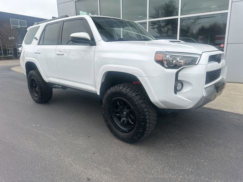 Used 2019 Toyota 4Runner TRD Off-Road image 1