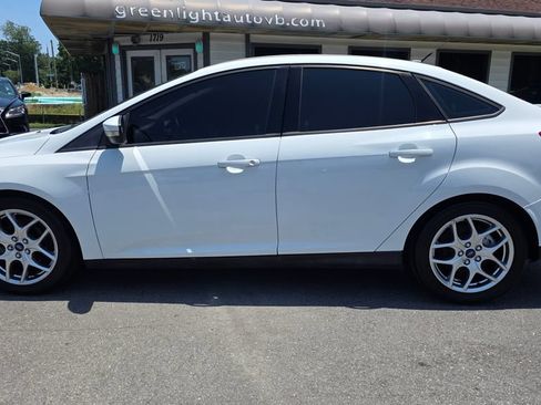 Used 2015 Ford Focus SE w/ Equipment Group 201A FWD image 8