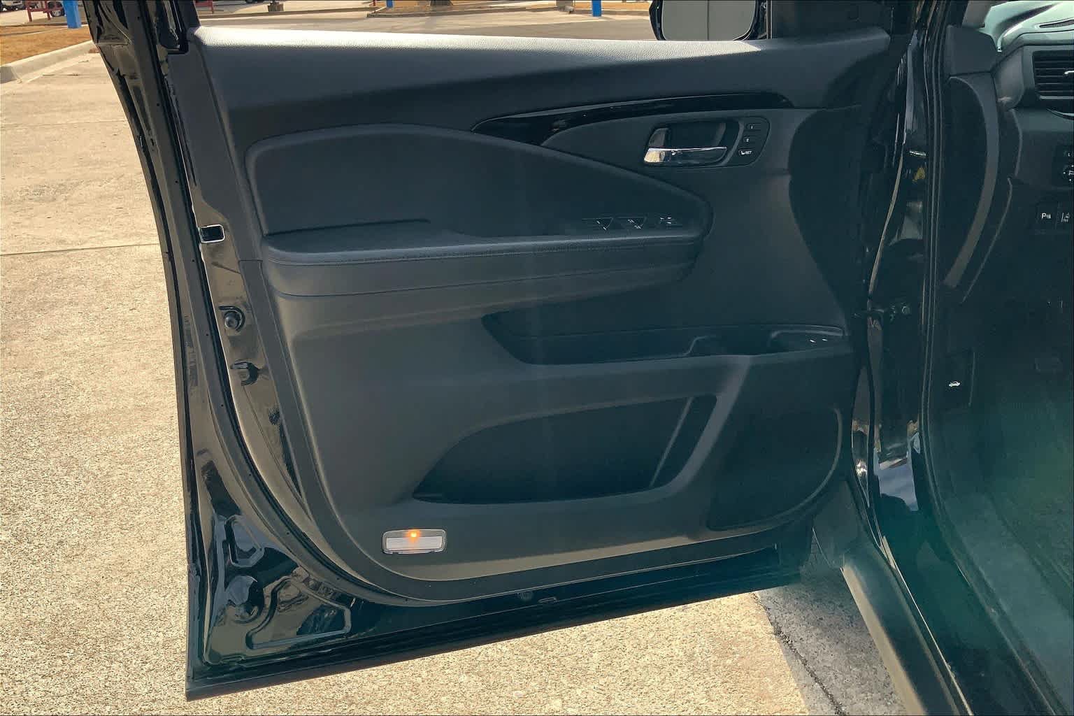 Used 2017 Honda Pilot Elite image 21