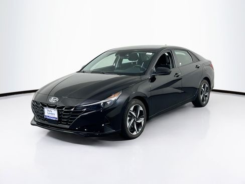 Used 2023 Hyundai Elantra SEL w/ Convenience Package FWD image 1