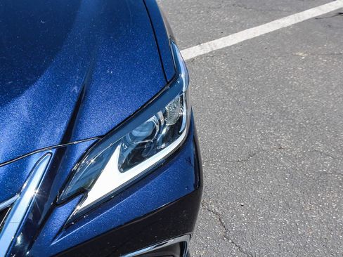 Used 2023 Lexus ES 300h w/ Premium Package FWD image 13