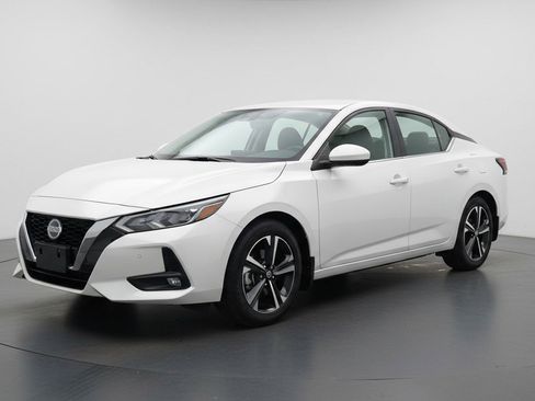 Used 2025 Nissan Sentra SV image 3