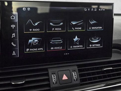 Certified 2025 Audi Q5 2.0T Premium w/ Convenience Plus Package image 13