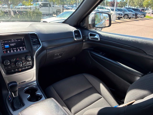 Used 2020 Jeep Grand Cherokee Laredo AWD/4WD image 20