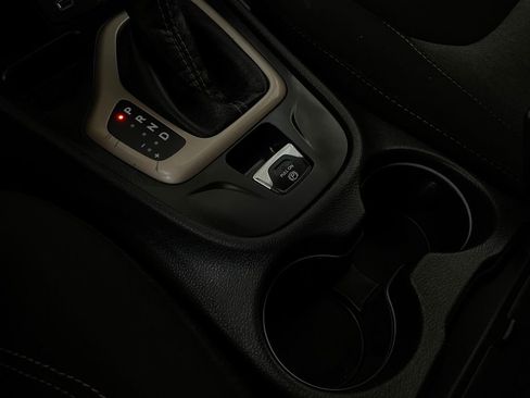 Used 2017 Jeep Cherokee Sport image 35