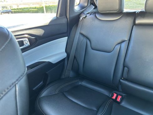 Used 2025 Jeep Compass Limited image 39