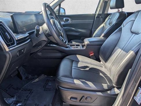 Used 2024 Kia Sorento S image 13