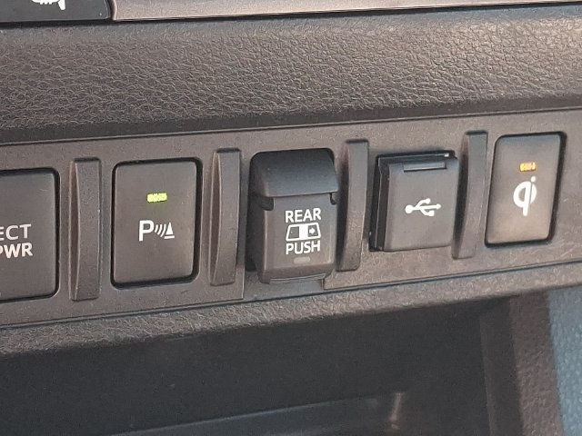 Used 2023 Toyota Tacoma TRD Off-Road w/ Advanced Technology Package AWD/4WD image 25