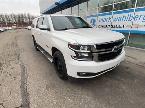 Certified 2017 Chevrolet Suburban LT image 2
