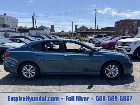 Used 2025 Toyota Camry LE FWD image 3