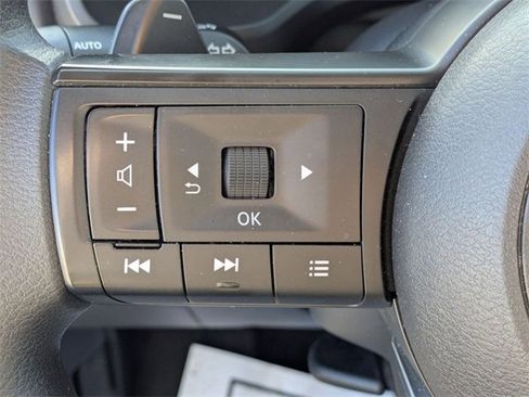 Used 2024 Nissan Rogue S image 22