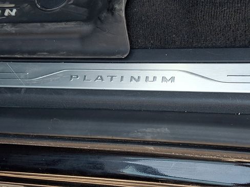Used 2025 Ford Expedition Platinum w/ Platinum Ultimate Package AWD/4WD image 17
