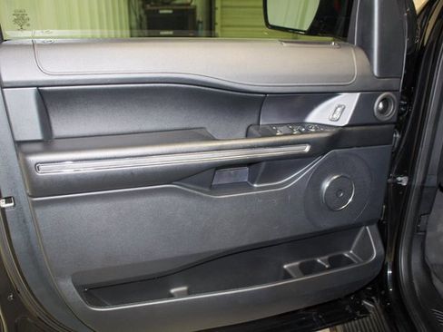 Used 2020 Ford Expedition XLT w/ Equipment Group 201A image 8