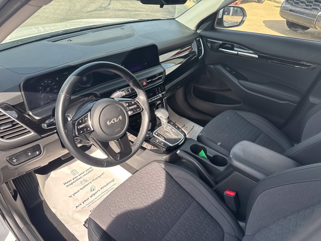 Used 2024 Kia Seltos S AWD/4WD image 13