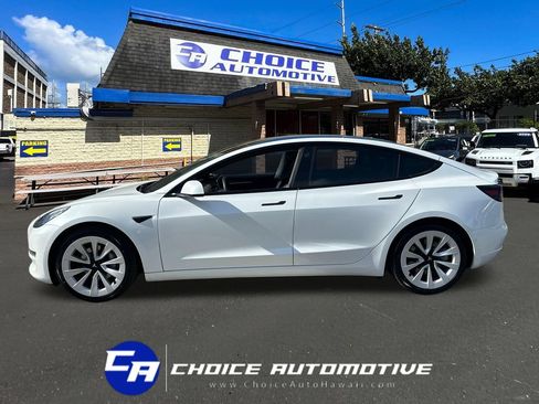 Used 2021 Tesla Model 3 Standard Range Plus RWD image 3