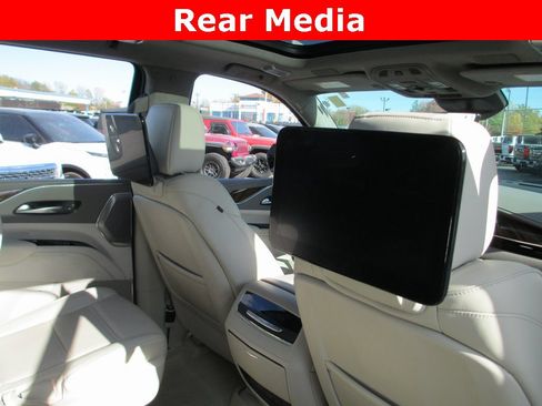 Used 2023 Cadillac Escalade Sport Platinum image 15