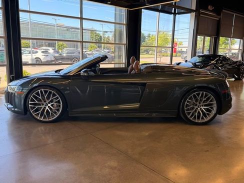Used 2018 Audi R8 V10 plus AWD/4WD image 3
