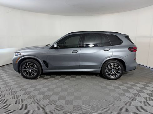 Used 2026 BMW X5 xDrive50e w/ M Sport Package AWD/4WD image 2
