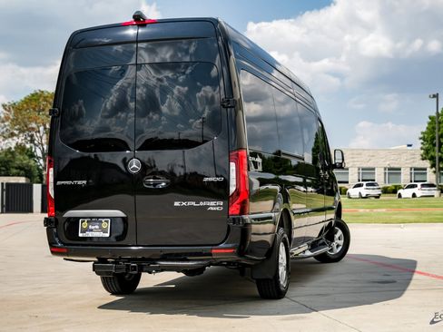 Used 2025 Mercedes-Benz Sprinter 2500 image 12