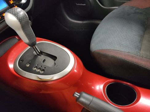 Used 2015 Nissan Juke SV w/ Technology Package image 26