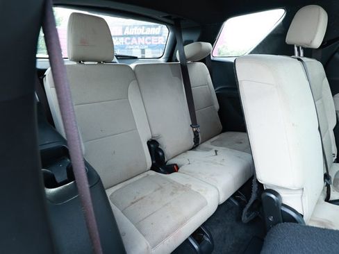 Used 2023 Chevrolet Traverse LS FWD image 28