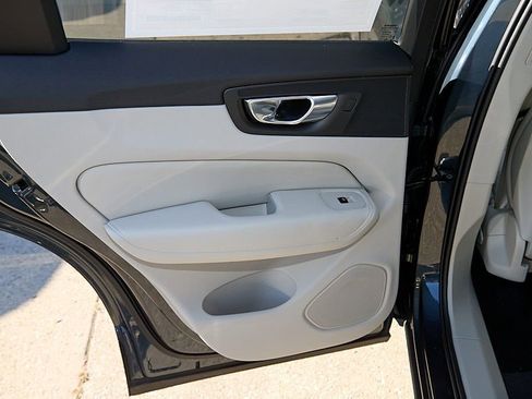 New 2026 Volvo XC60 B5 Ultra w/ Protection Package Premier image 16