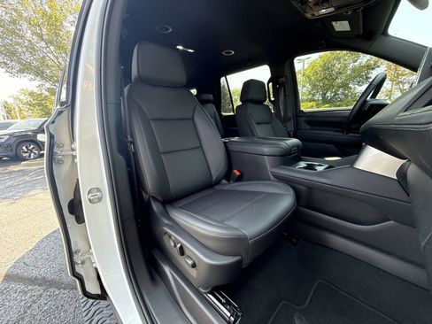 Used 2024 Chevrolet Tahoe Z71 w/ Luxury Package AWD/4WD image 26