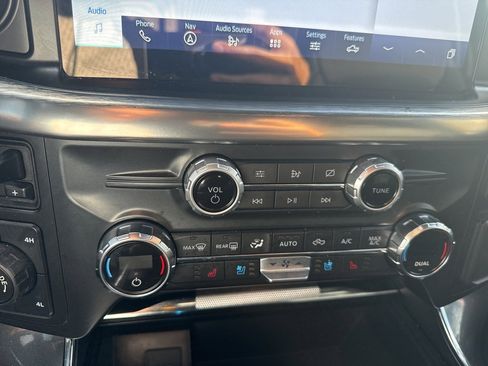 Used 2021 Ford F150 Lariat image 16